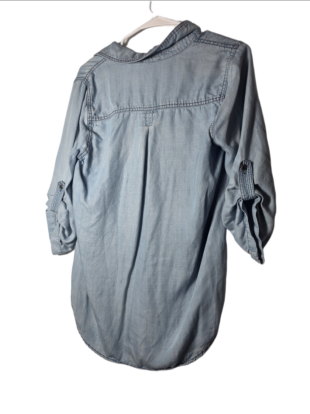 Skies Are Blue Pale Blue Chambray Shirt Medium Pullover Lightweight - Picture 2 of 3